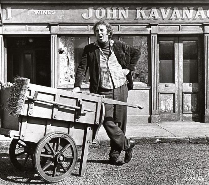 Gene Wilder outside John Kavanagh "Gravediggers" Pub, Glasnevin