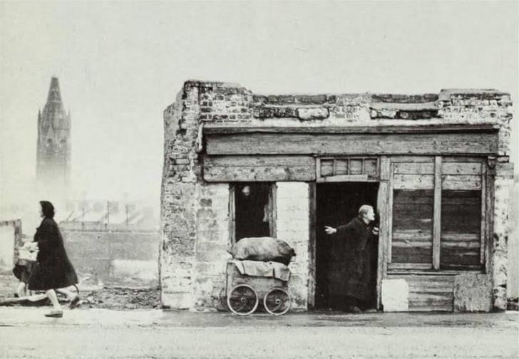 Newmarket Square c.1930