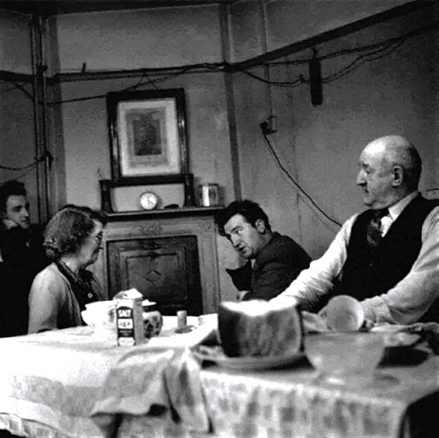 Brendan and Dominic Behan at home with Ma & Da.