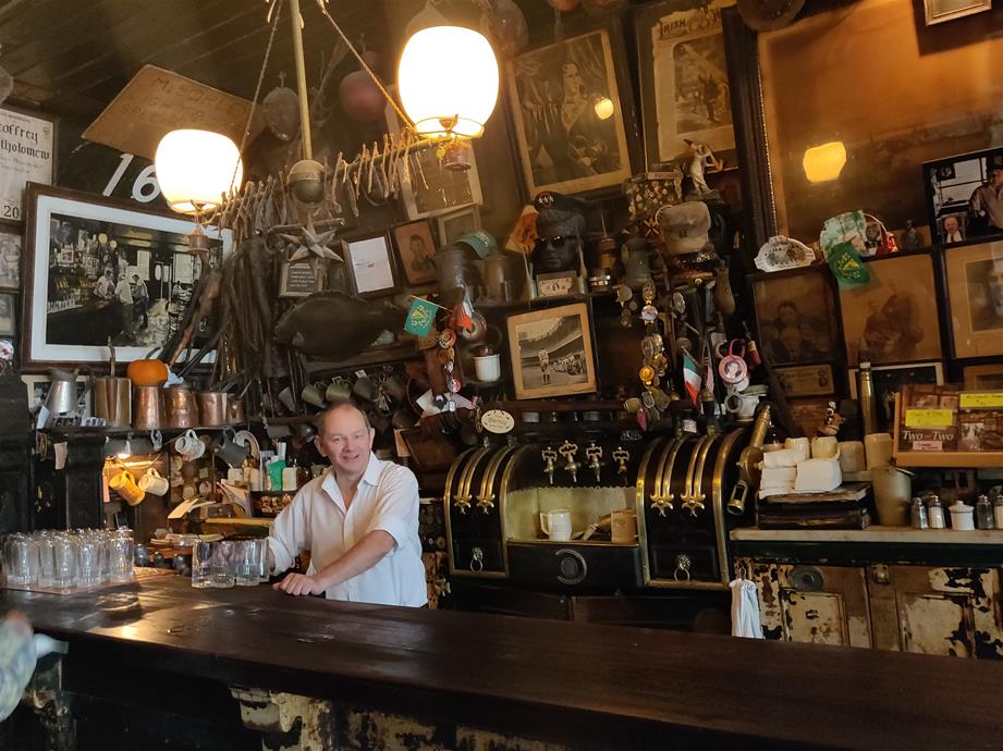 The Oldest Irish Pub in America - McSorley’s Old Ale House, New York