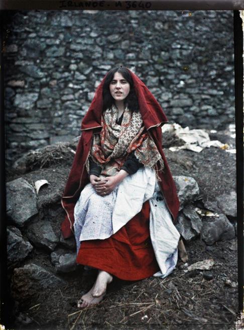 Main Ní Tuathail, a 14 year old girl from Claddagh, Galway, 1913.